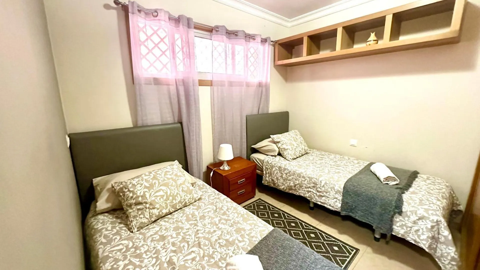 Charming 3 Bedroom Apartment Playa de San Juan  Spagna