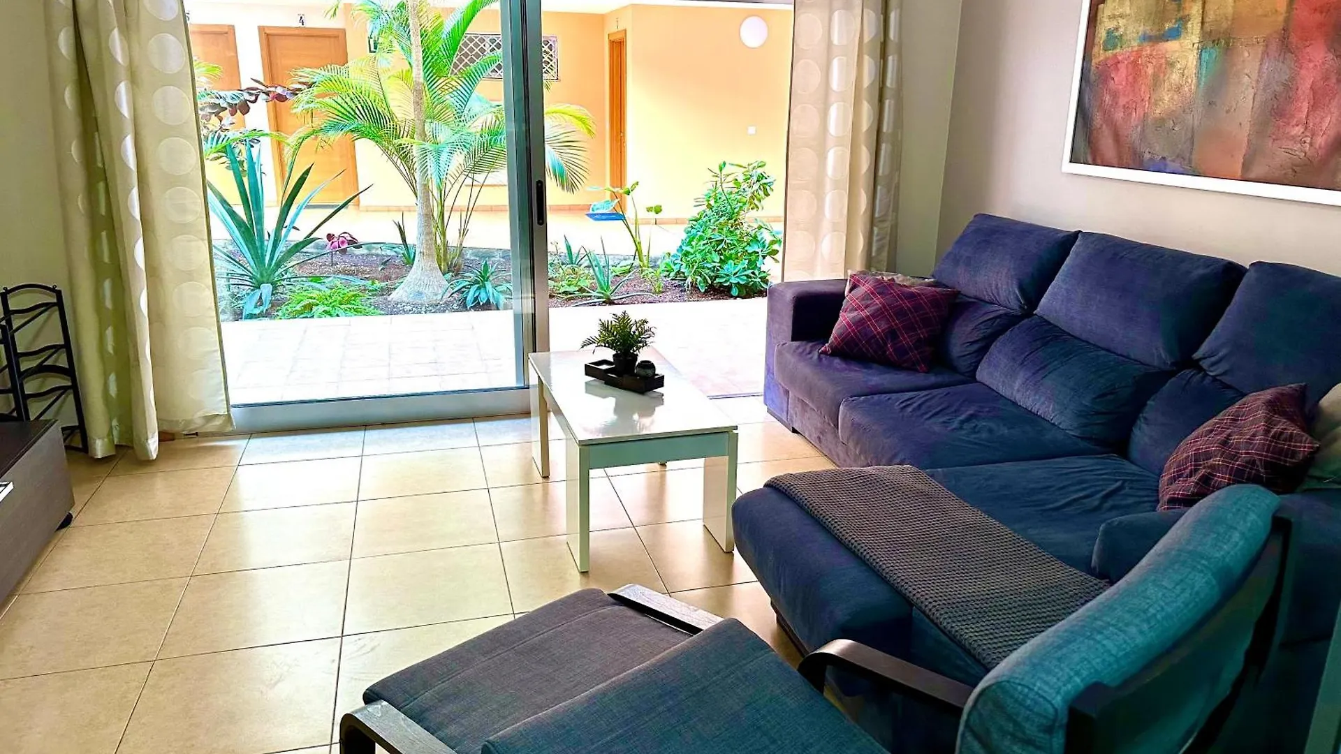 Charming 3 Bedroom Apartment Playa de San Juan  Spagna